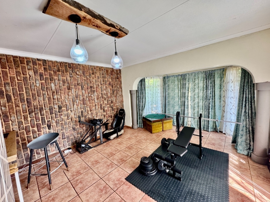 3 Bedroom Property for Sale in Mooivallei Park North West